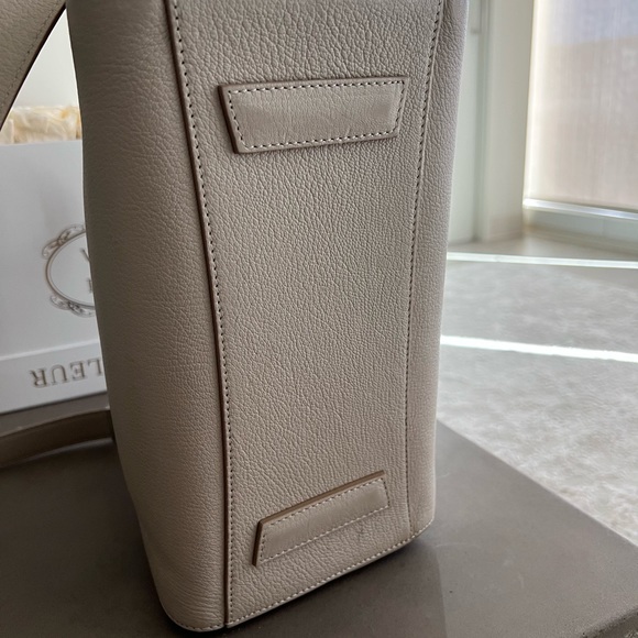 Givenchy Small Antigona Bag in Natural - Picture 5 of 10